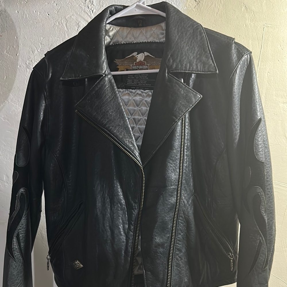 1980s Women’s Black Leather Jacket